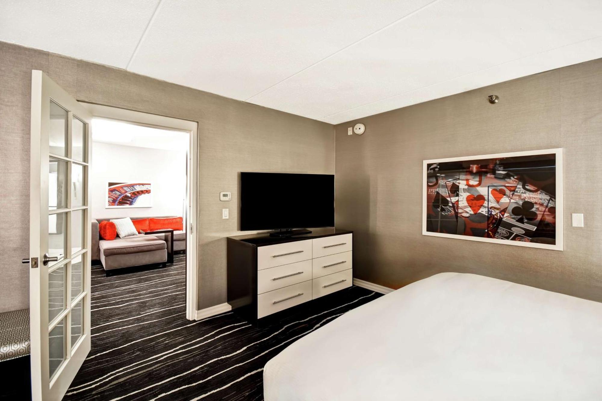 Doubletree By Hilton Deadwood At Cadillac Jack'S Hotell Exteriör bild