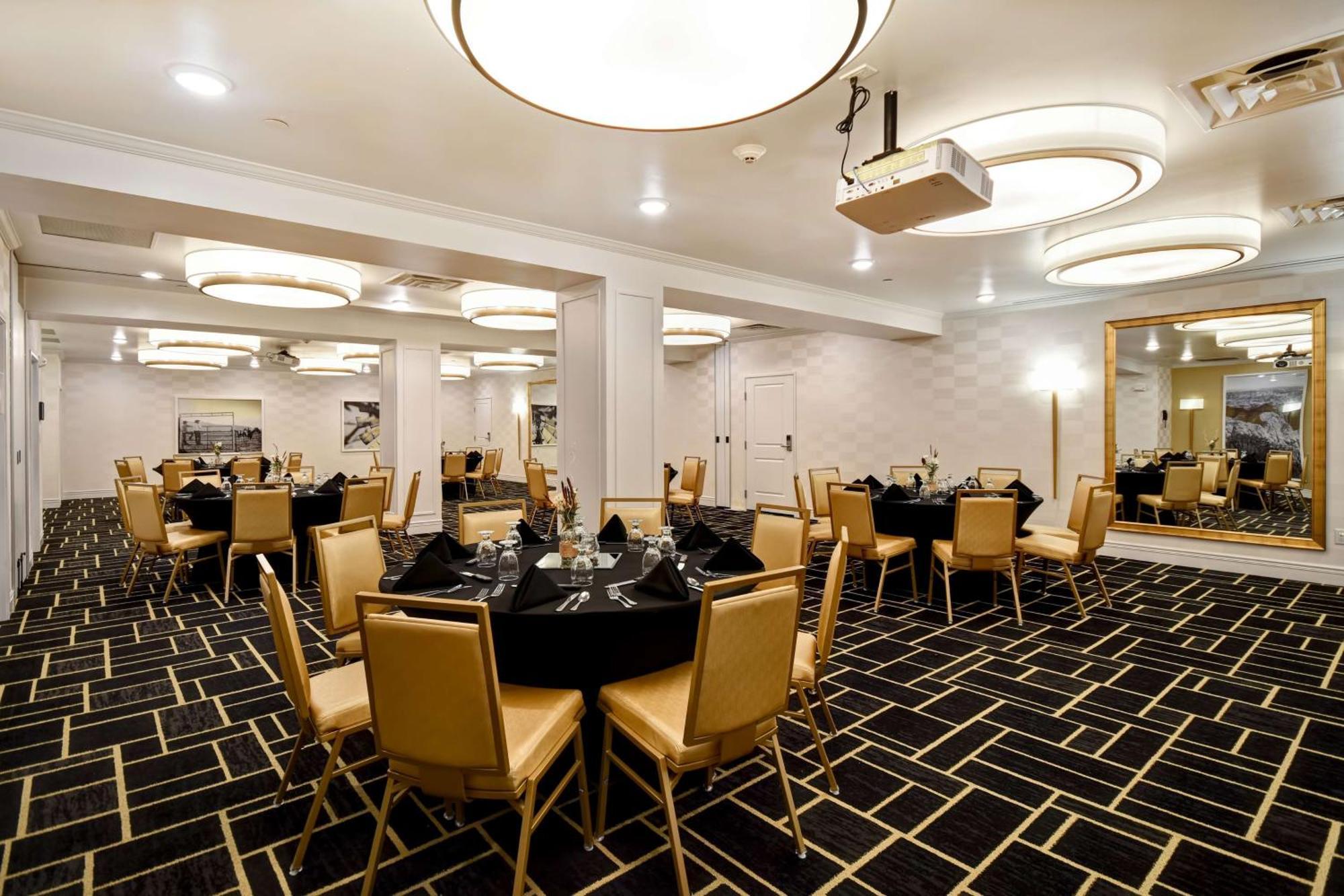 Doubletree By Hilton Deadwood At Cadillac Jack'S Exteriör bild