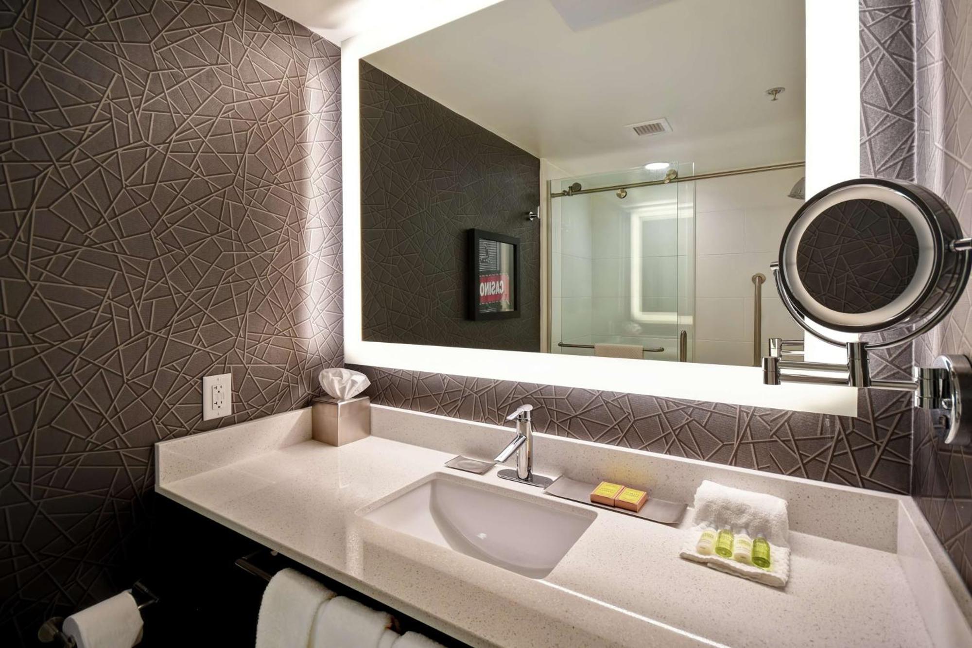 Doubletree By Hilton Deadwood At Cadillac Jack'S Exteriör bild